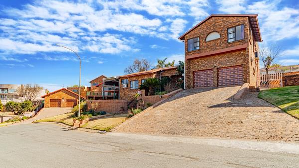 5 Bedroom House