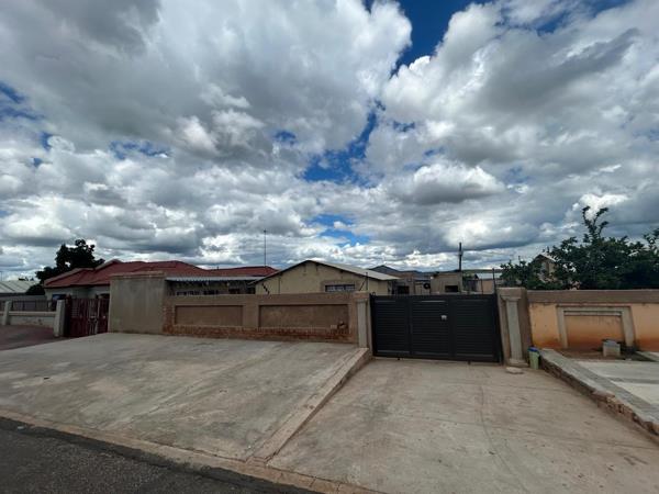 10 Bedroom House