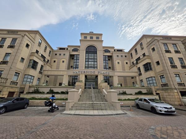 683.6 m² Commercial space
