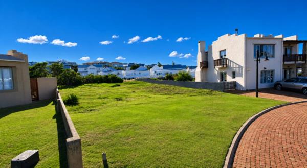 720 m² Land