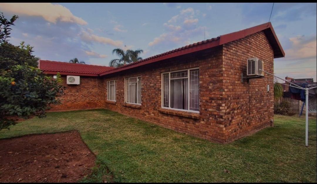 3 Bedroom House in Suiderberg
