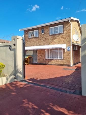 6 Bedroom House