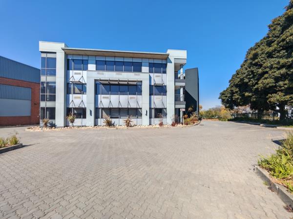 572 m² Commercial space