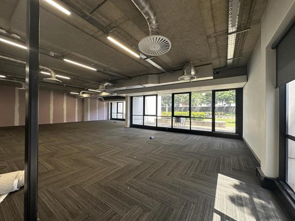 381 m² Commercial space