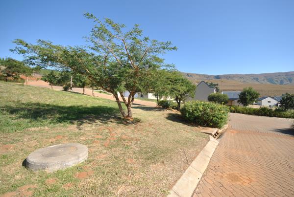 380 m² Land