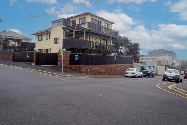 8 Bedroom House