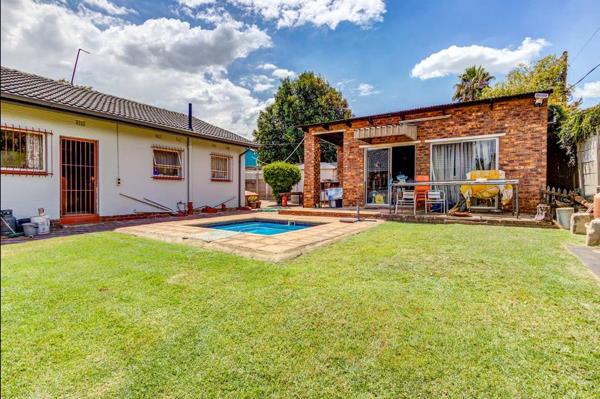 5 Bedroom House