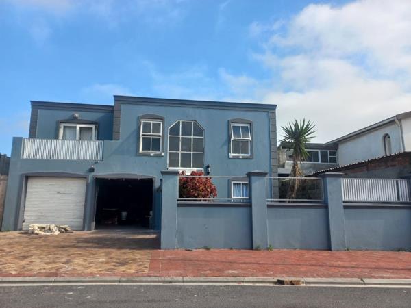 6 Bedroom House