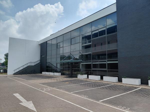 1 005 m² Commercial space