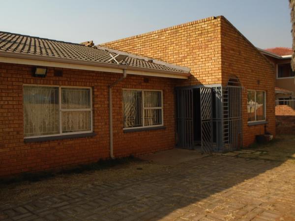 6 Bedroom House