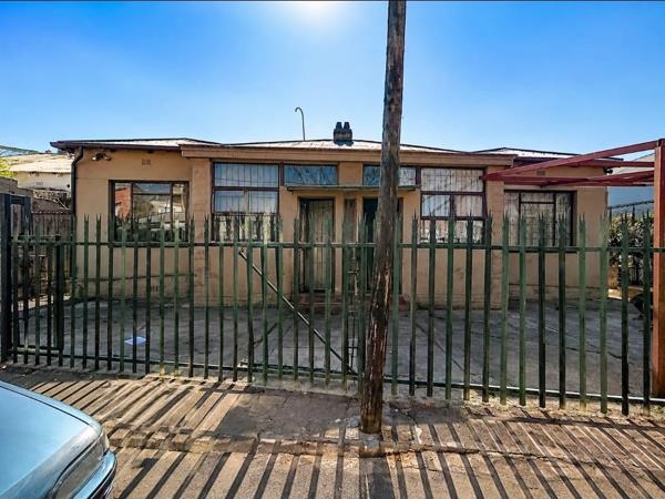 10 Bedroom House