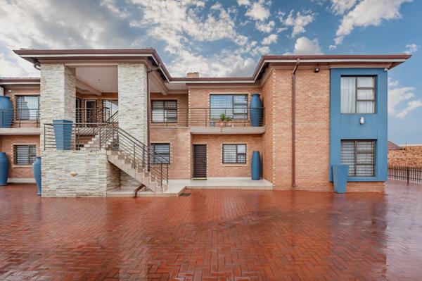 688 m² Land