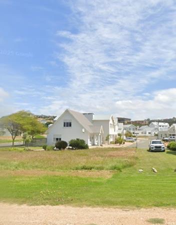 300 m² Land