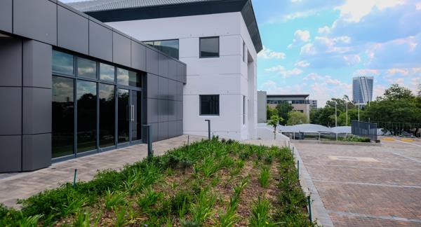 565 m² Commercial space