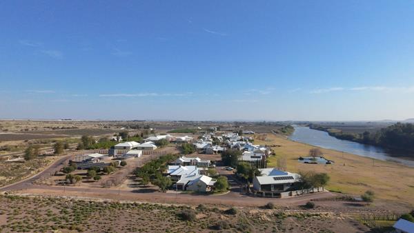 875 m² Land