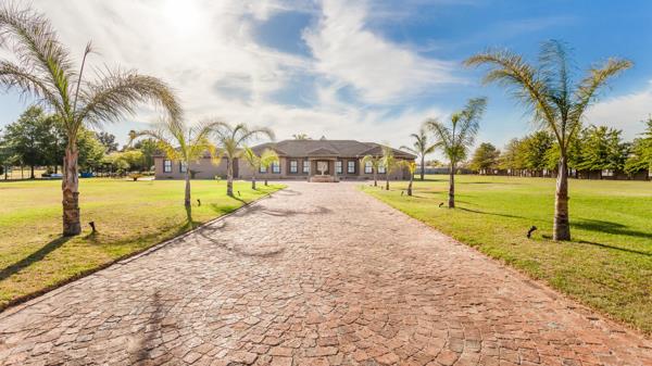6 Bedroom House