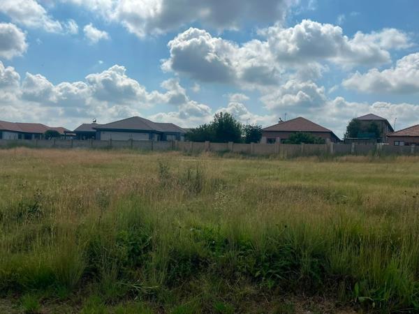 878 m² Land