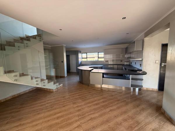 6 Bedroom House