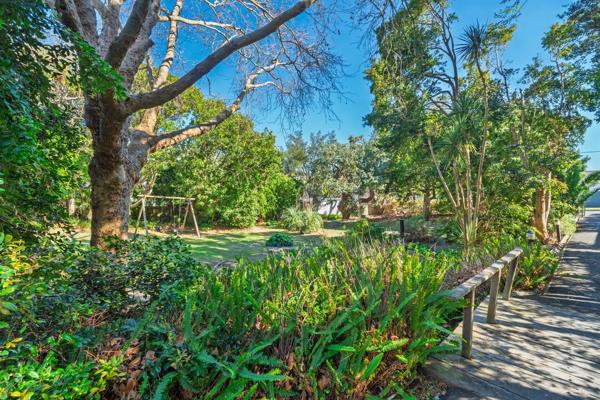 942 m² Land