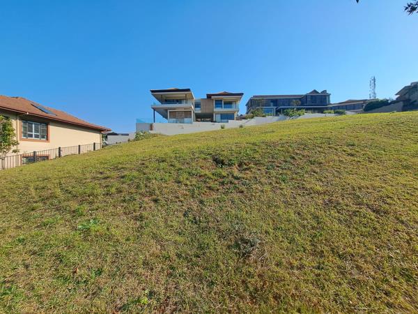 1 052 m² Land