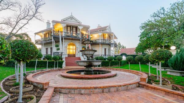 5 Bedroom House