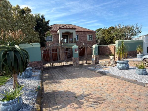 6 Bedroom House