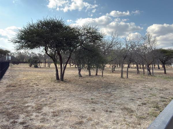 1 719 m² Land