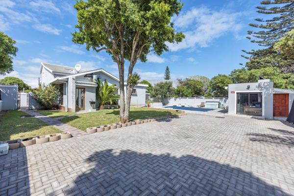 9 Bedroom House