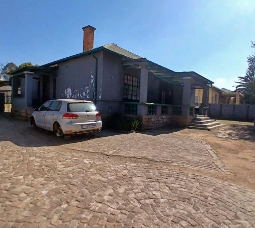 11 Bedroom House