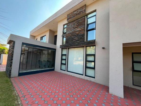 6 Bedroom House