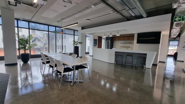 703 m² Commercial space