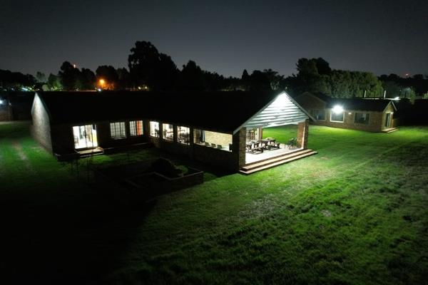 8 565 m² Land