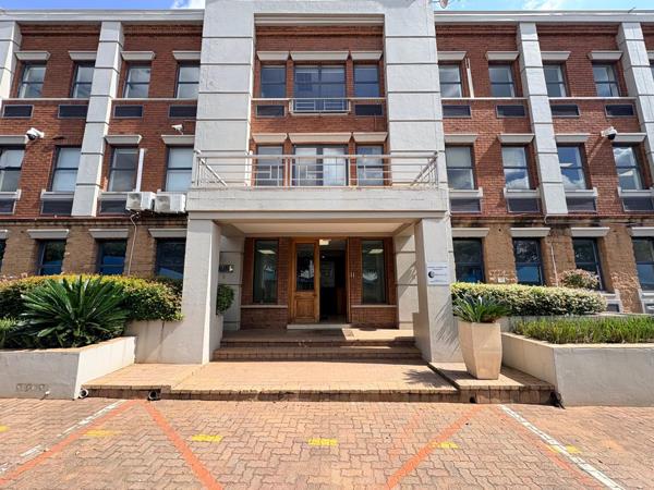 749 m² Commercial space