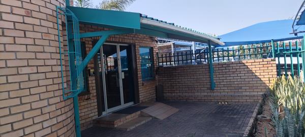 687 m² Commercial space