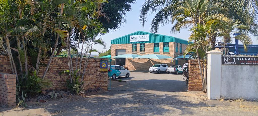 687 m² Commercial space