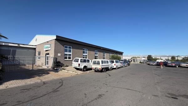 1 100 m² Industrial space