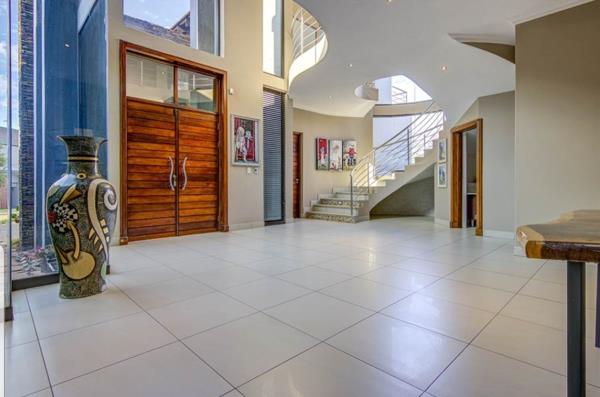 5 Bedroom House