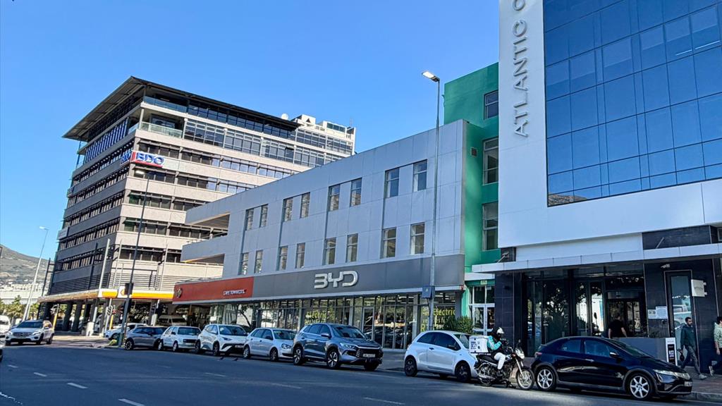 2 402 m² Office Space