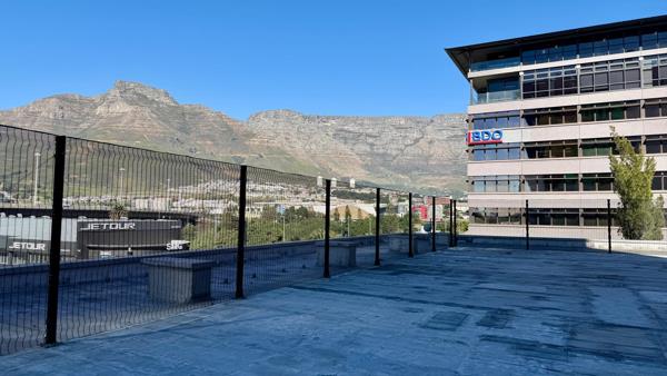2 402 m² Office Space