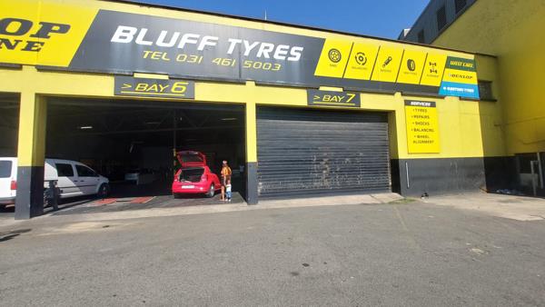 1 633 m² Commercial space