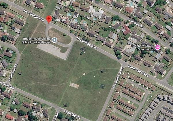 2 598 m² Land
