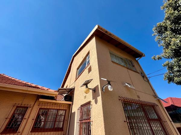 6 Bedroom House