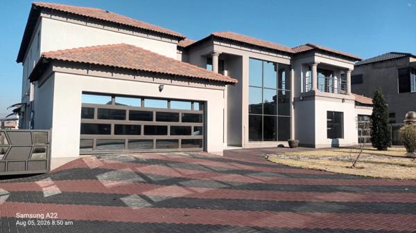 6 Bedroom House