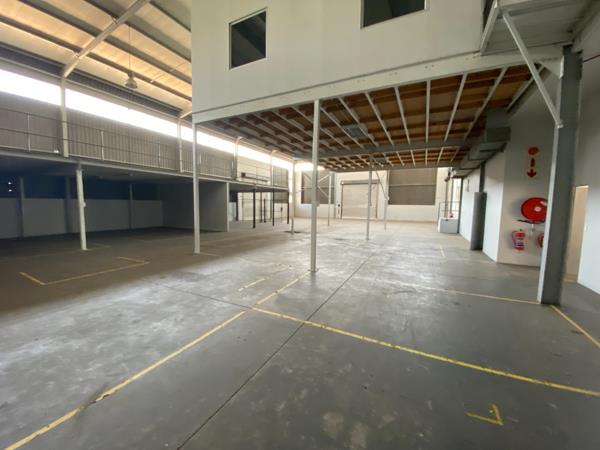 1 016 m² Industrial space