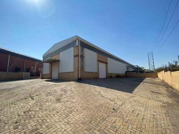 1 016 m² Industrial space