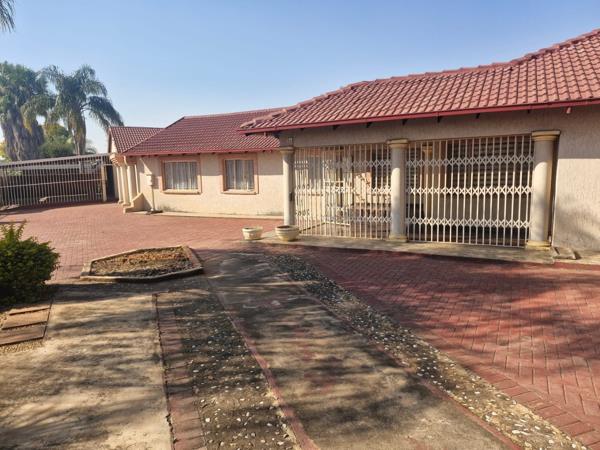 5 Bedroom House