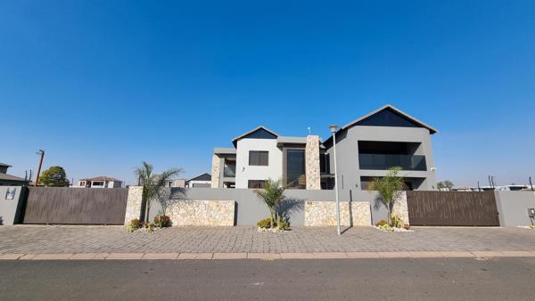 7 Bedroom House