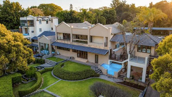 9 Bedroom House