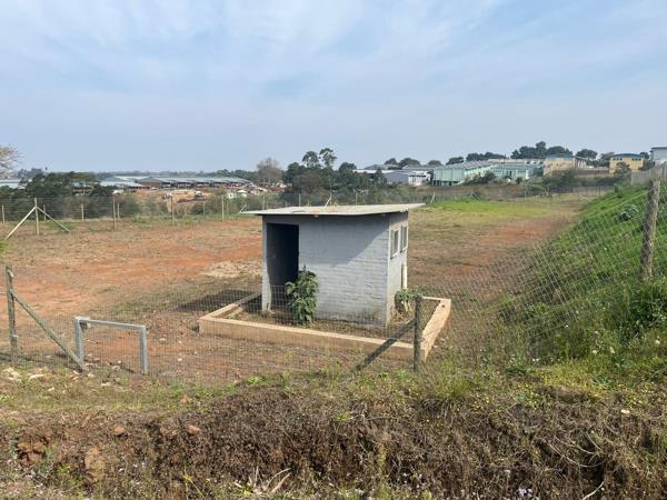 1 750 m² Land