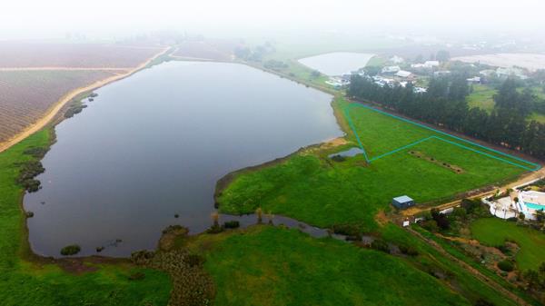 3 328 m² Land